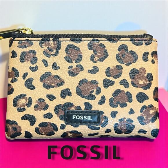 Fossil Lainie Multifunction Wallet in Cheetah Print - Picture 1 of 6